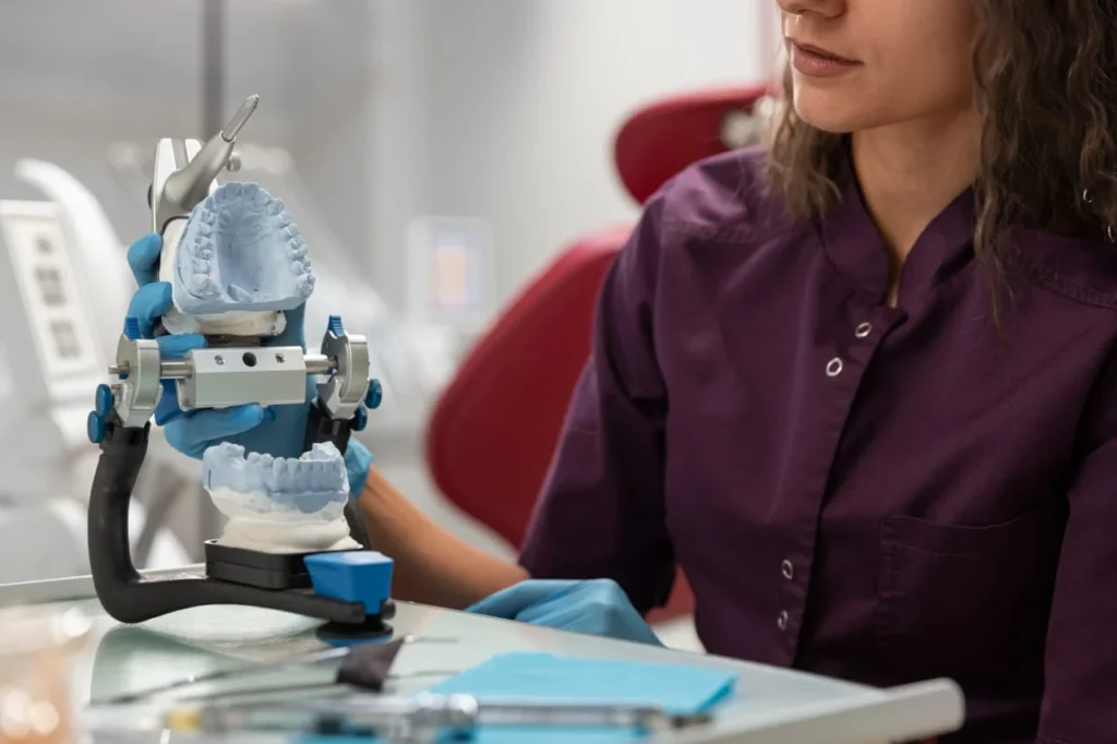 Maestría en Endodoncia Avanzada y Microscopía Clínica
