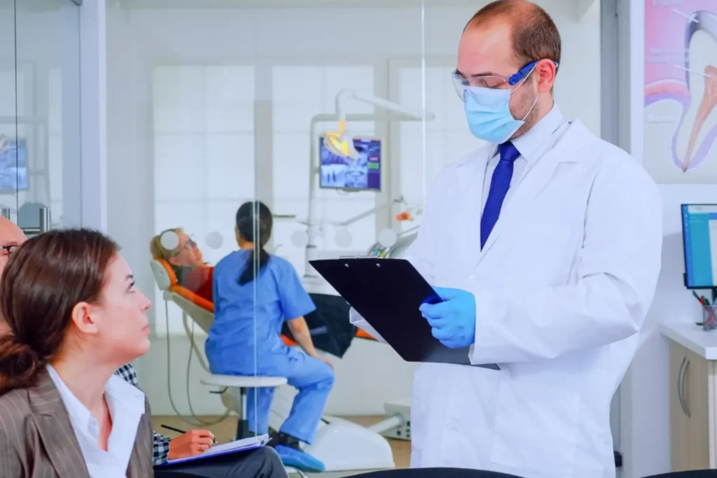 Maestría en Endodoncia Avanzada y Microscopía Clínica 3