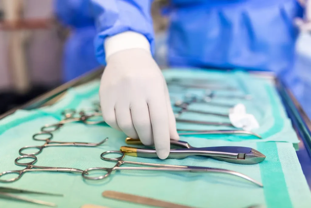 Diplomado-en-Cirugia-Podologica-y-Tecnicas-Ambulatorias-3