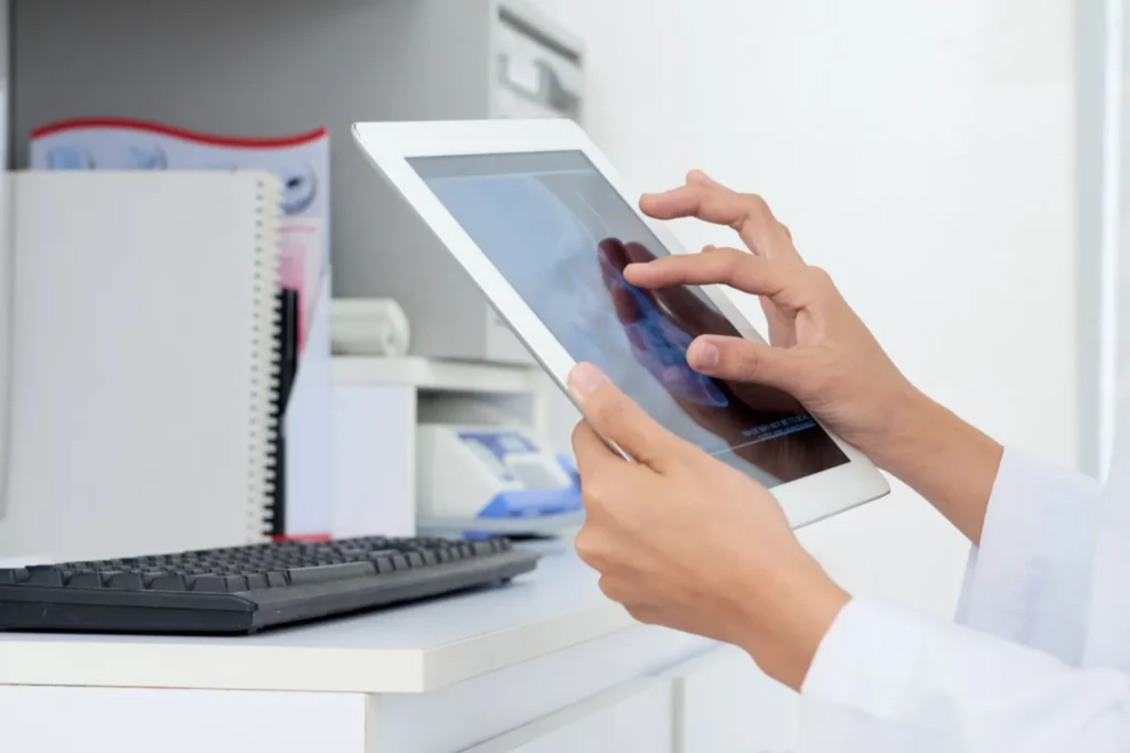 Maestria-en-IA-para-Control-de-Calidad-y-Protocolos-Clinicos-Checklists-Inteligentes-1